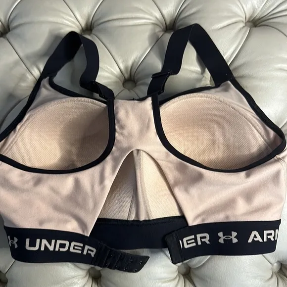 💗 2 Under Armour Women’s Compression Sports Bras Size 34D💗
