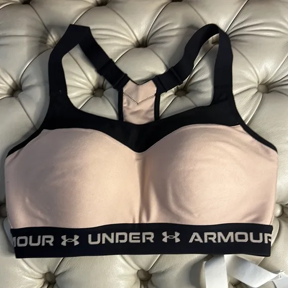 💗 2 Under Armour Women’s Compression Sports Bras Size 34D💗