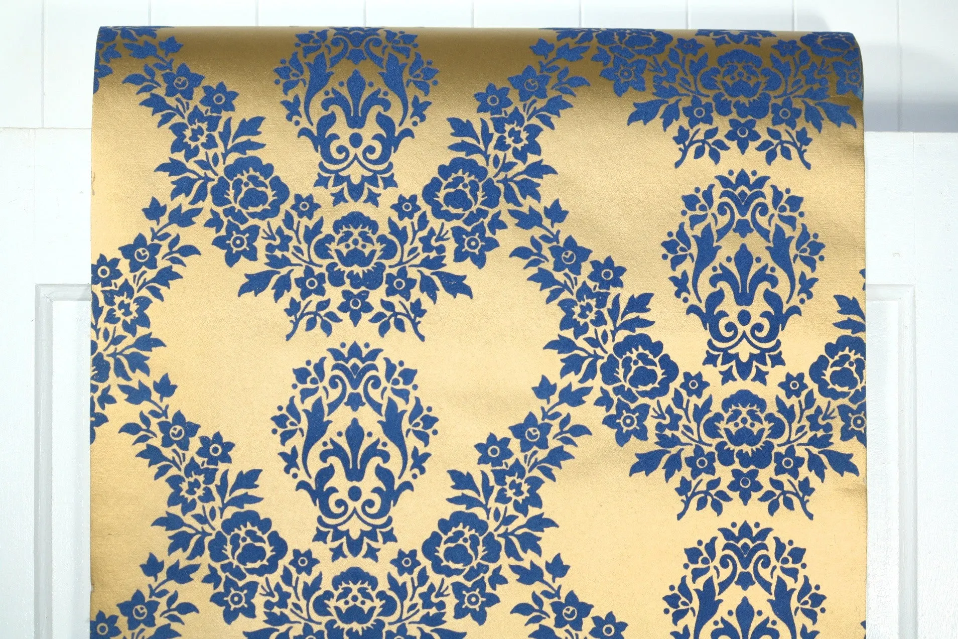 1970s Vintage Flock Wallpaper