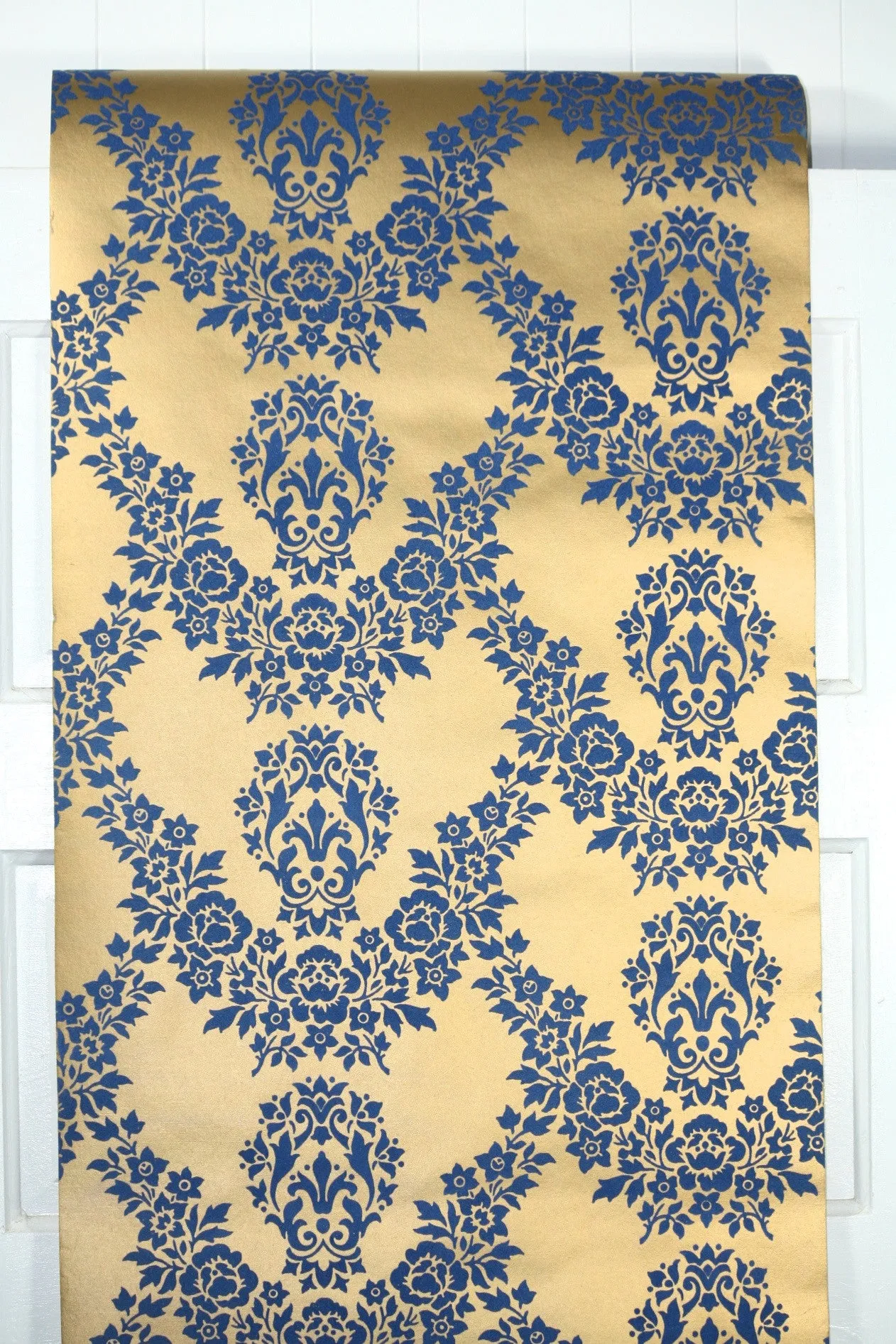 1970s Vintage Flock Wallpaper