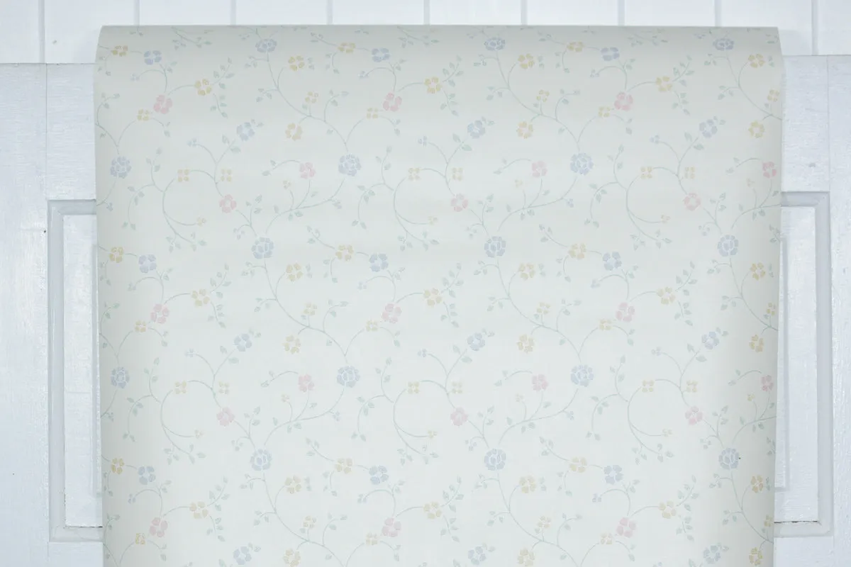 1990s Floral Vintage Wallpaper
