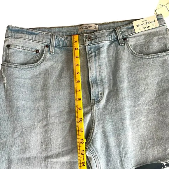 Abercrombie &amp; Fitch Women's 90s Relaxed Distressed Jeans Light Wash 18 Short