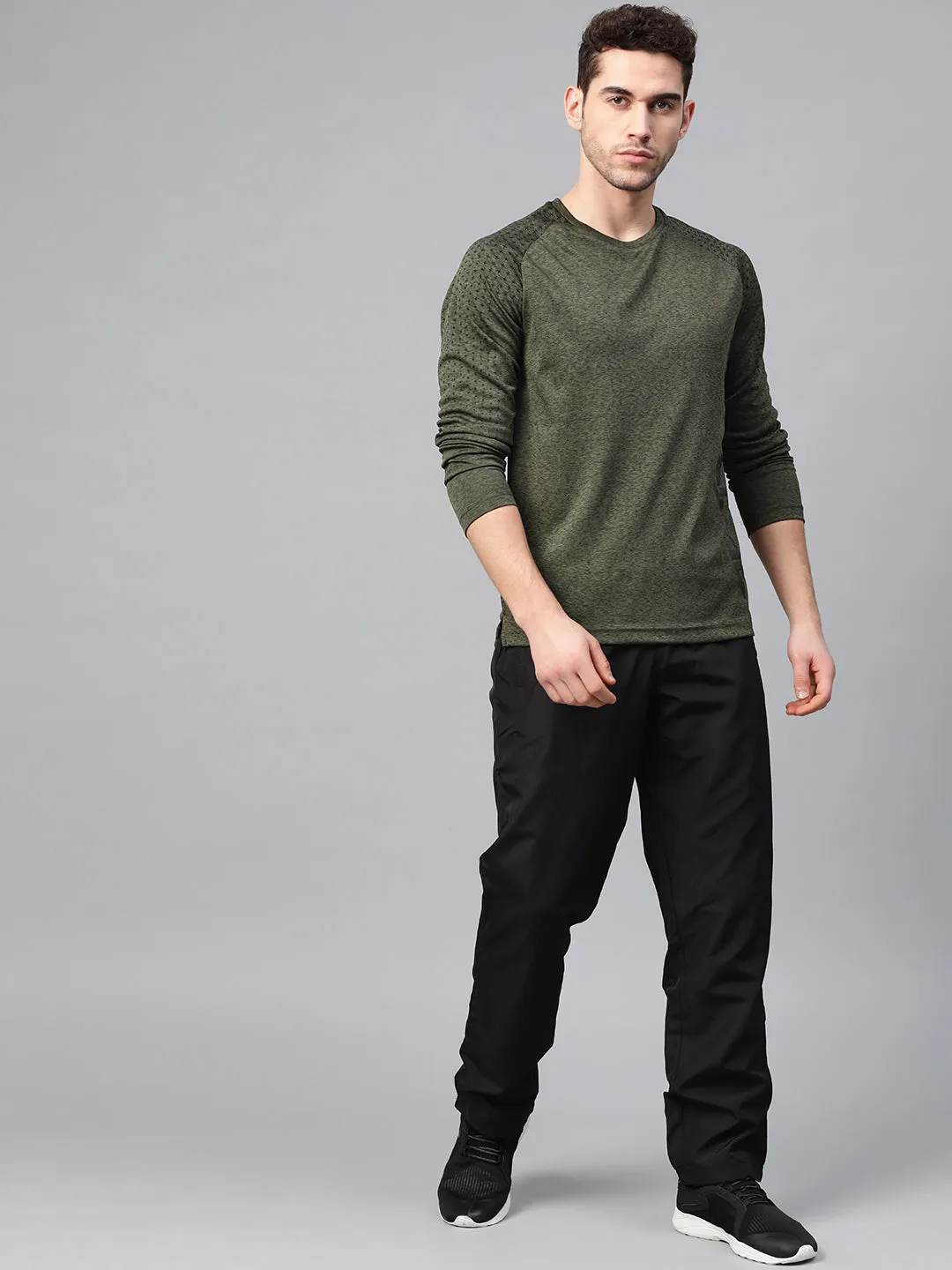 Alcis Men Olive Green Black Grindle Effect Printed Round Neck Sports T-shirt