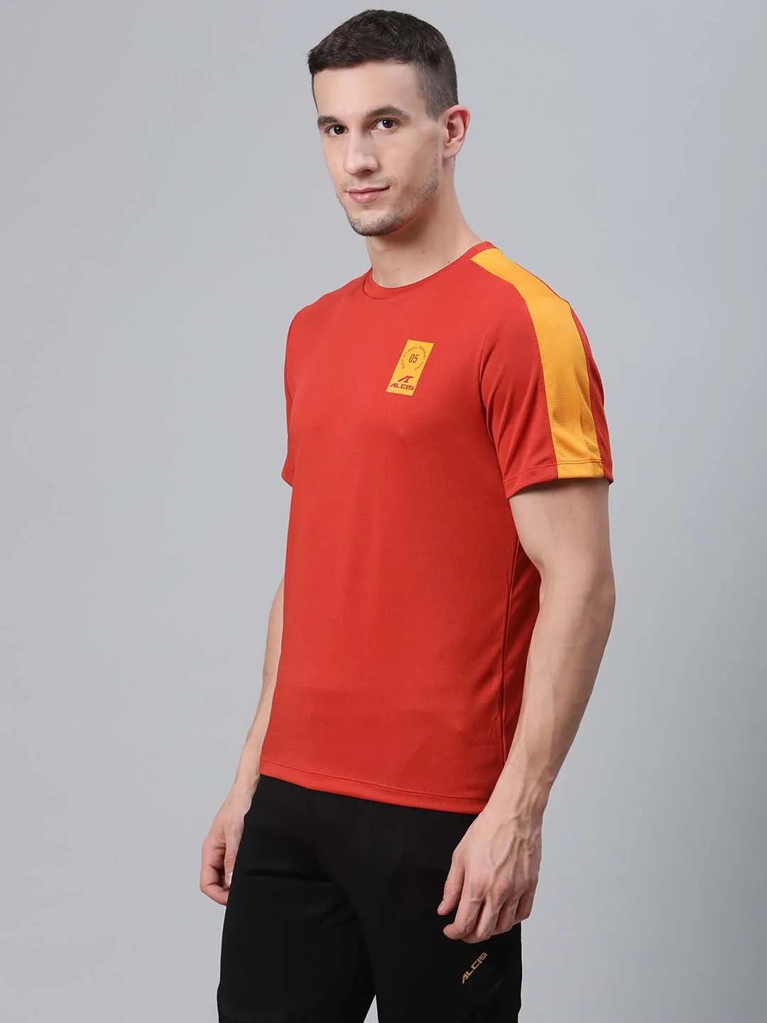 Alcis Men Rust Red Solid Round Neck Training T-shirt