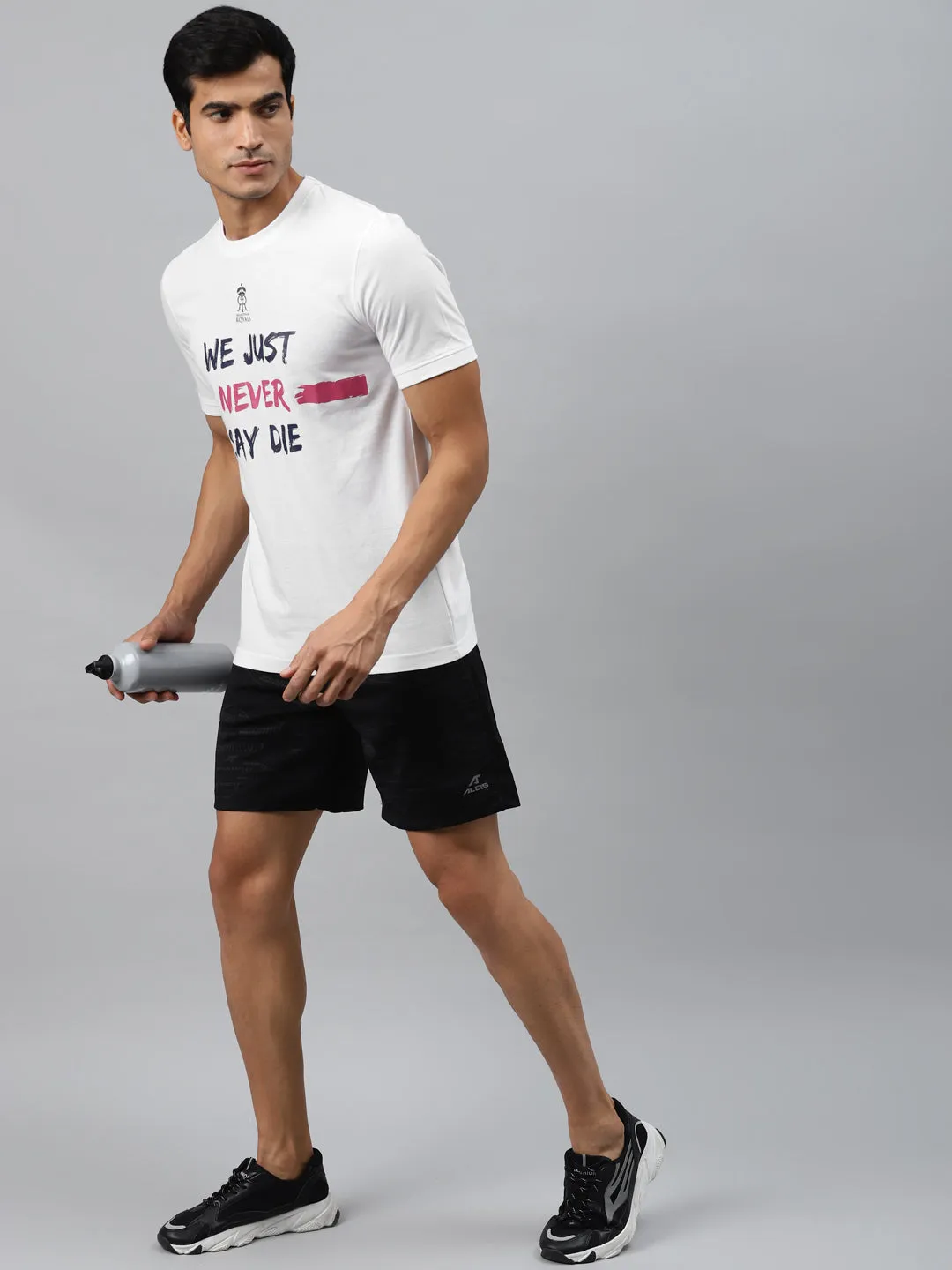 Alcis Men White Black Typography Print Slim Fit Round Neck T-shirt