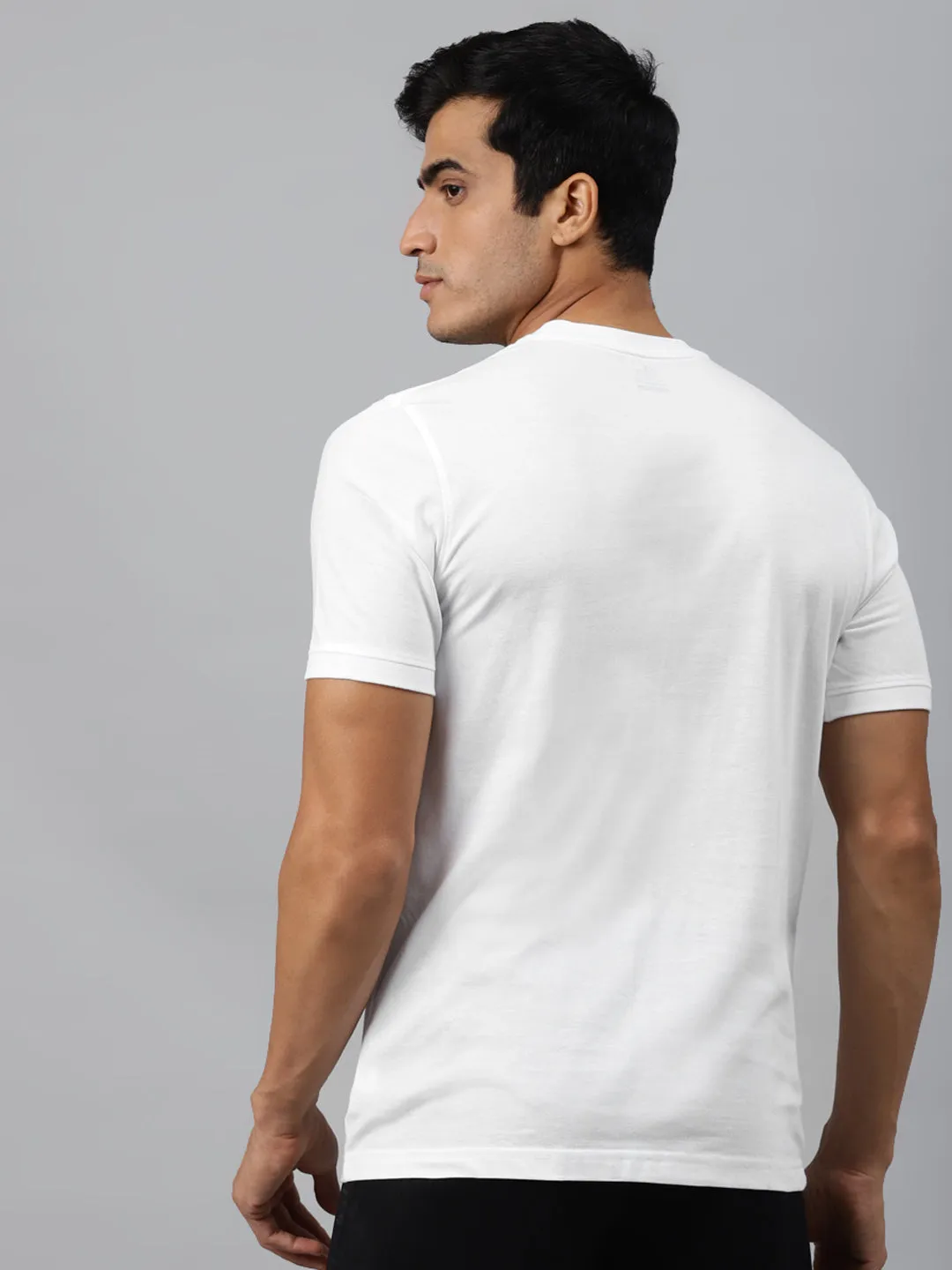 Alcis Men White Black Typography Print Slim Fit Round Neck T-shirt