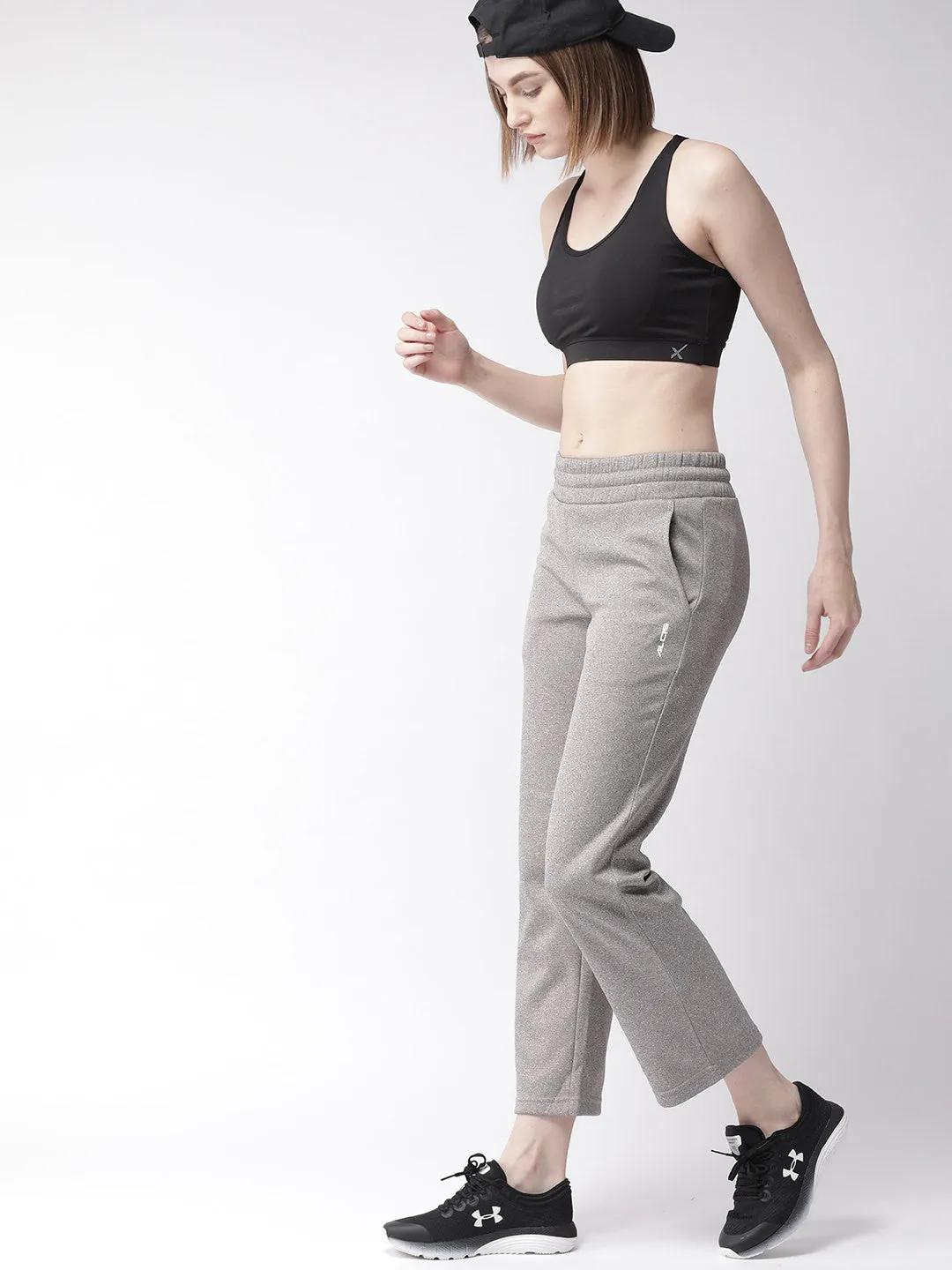 Alcis Women Grey Solid Slim Fit Cropped Track Pants