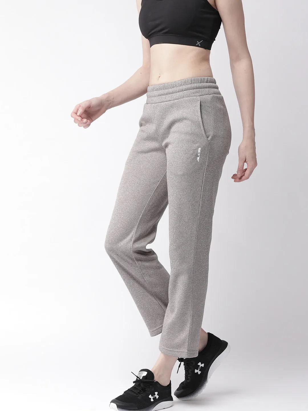 Alcis Women Grey Solid Slim Fit Cropped Track Pants
