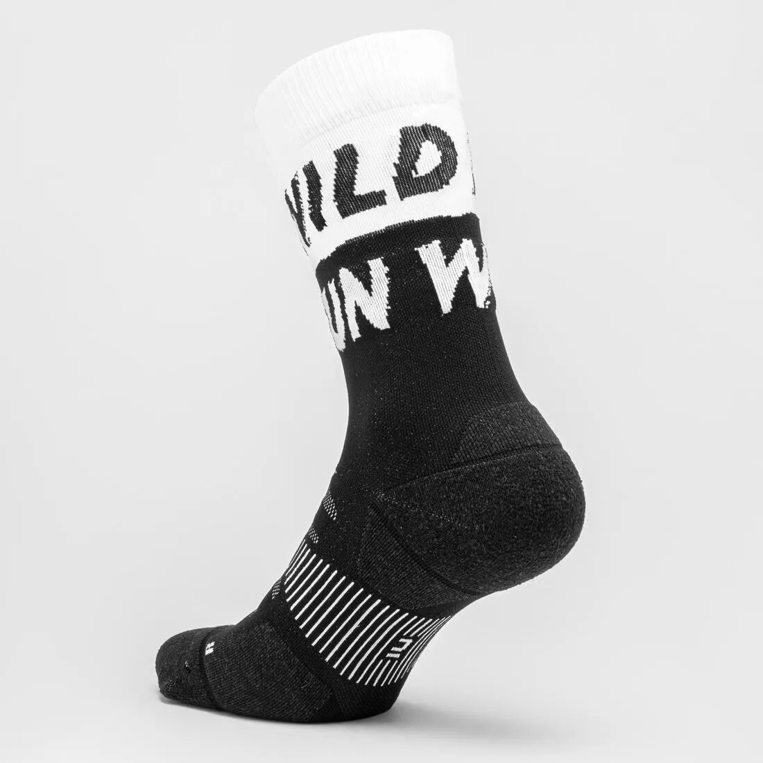CHAUSSETTES DE RUNNING RUN900 EPAISSES MI-MOLLET