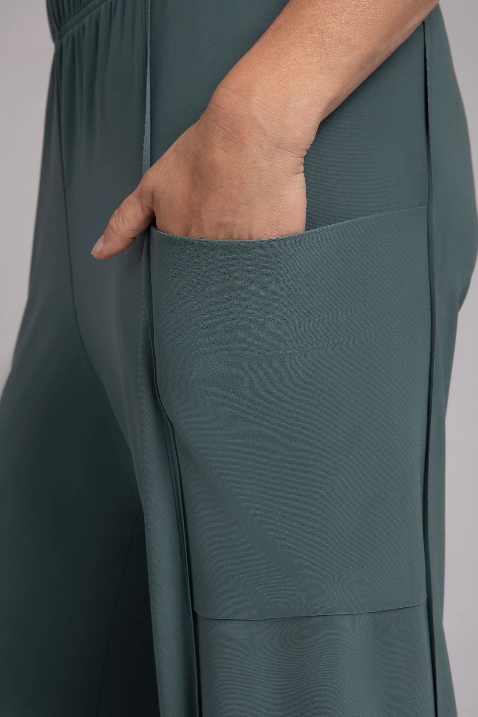 Flounce Relaxed Cargo Pant