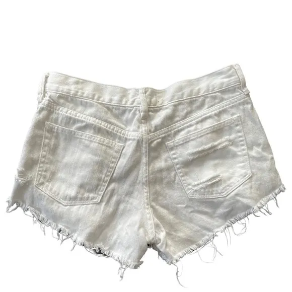 FREE PEOPLE High Waist Distressed Relaxed White Jean Shorts Sz 28