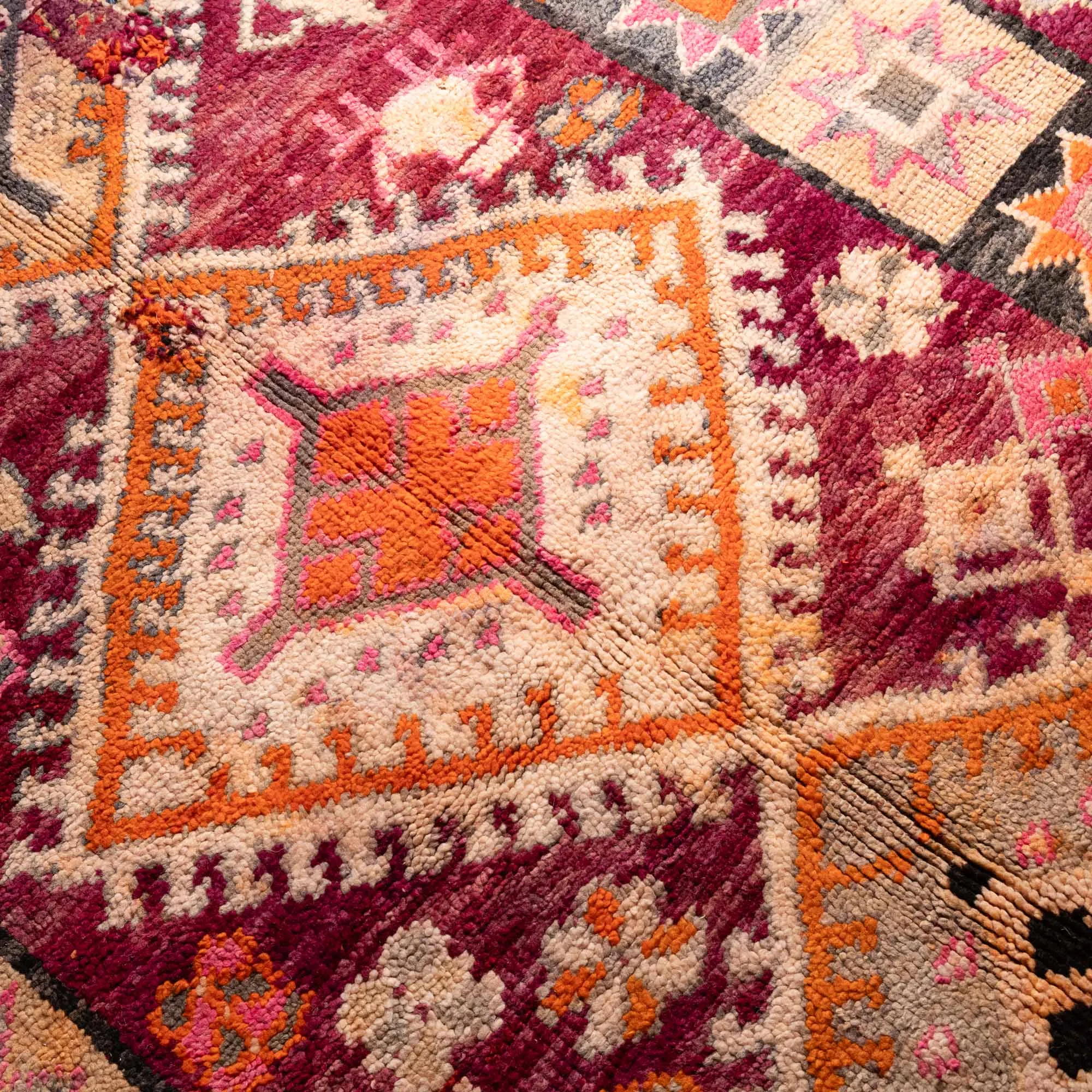 Layal - vintage boujad rug