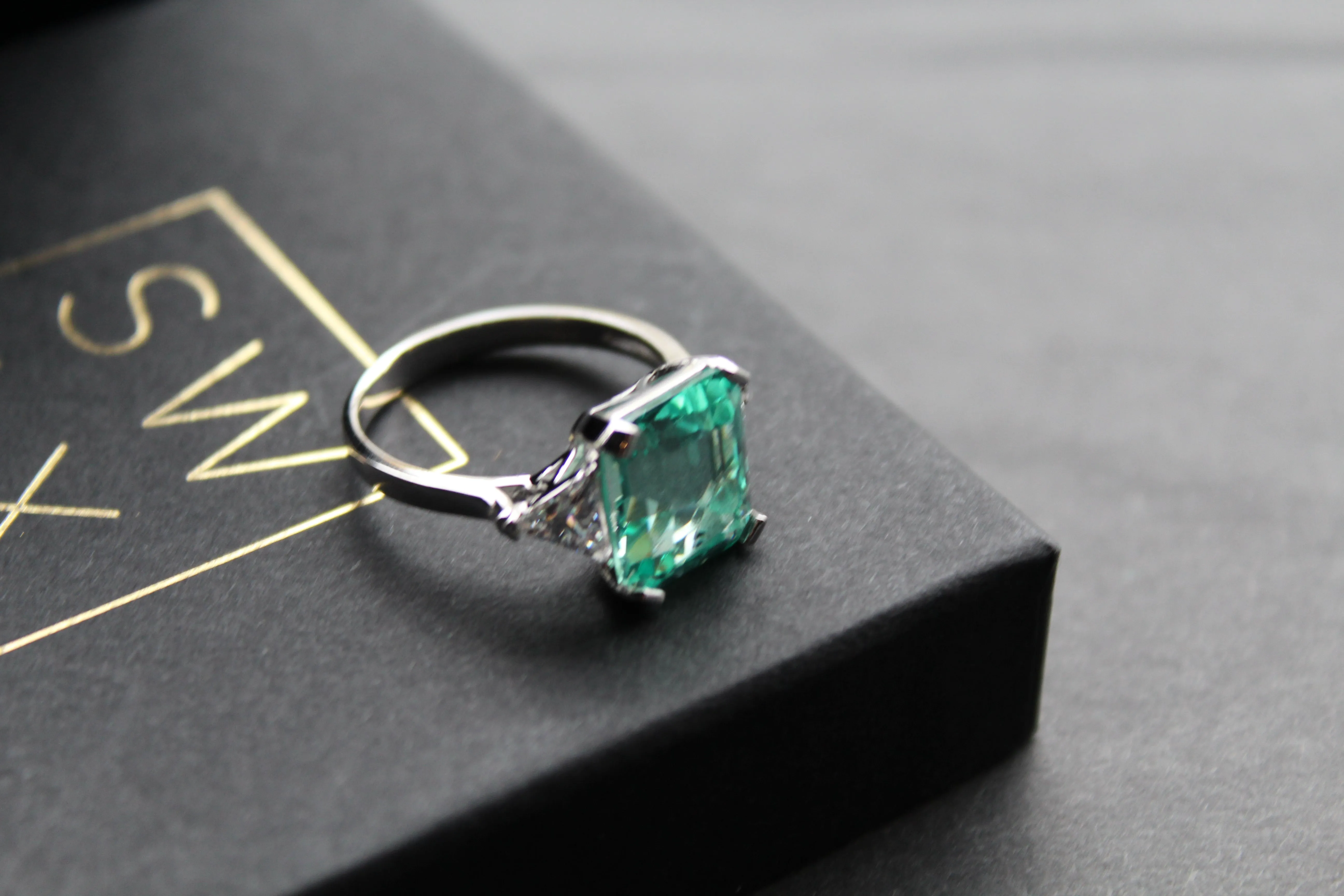 Mint Vintage Style Ring