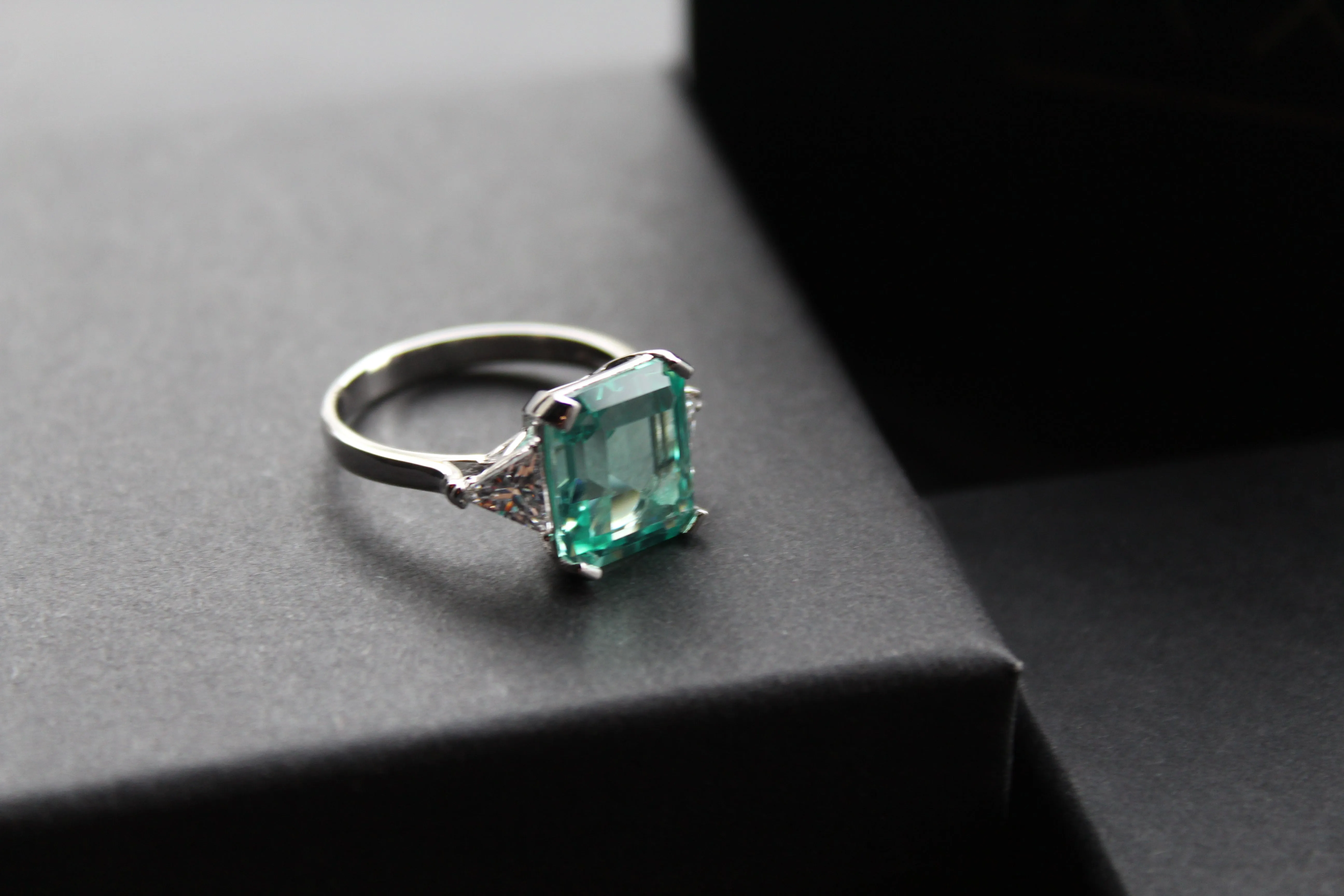 Mint Vintage Style Ring