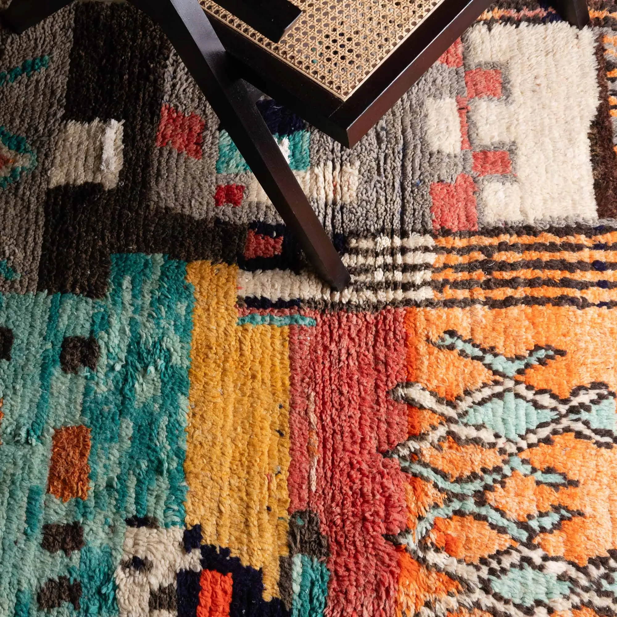 Mnahu - vintage boujad rug