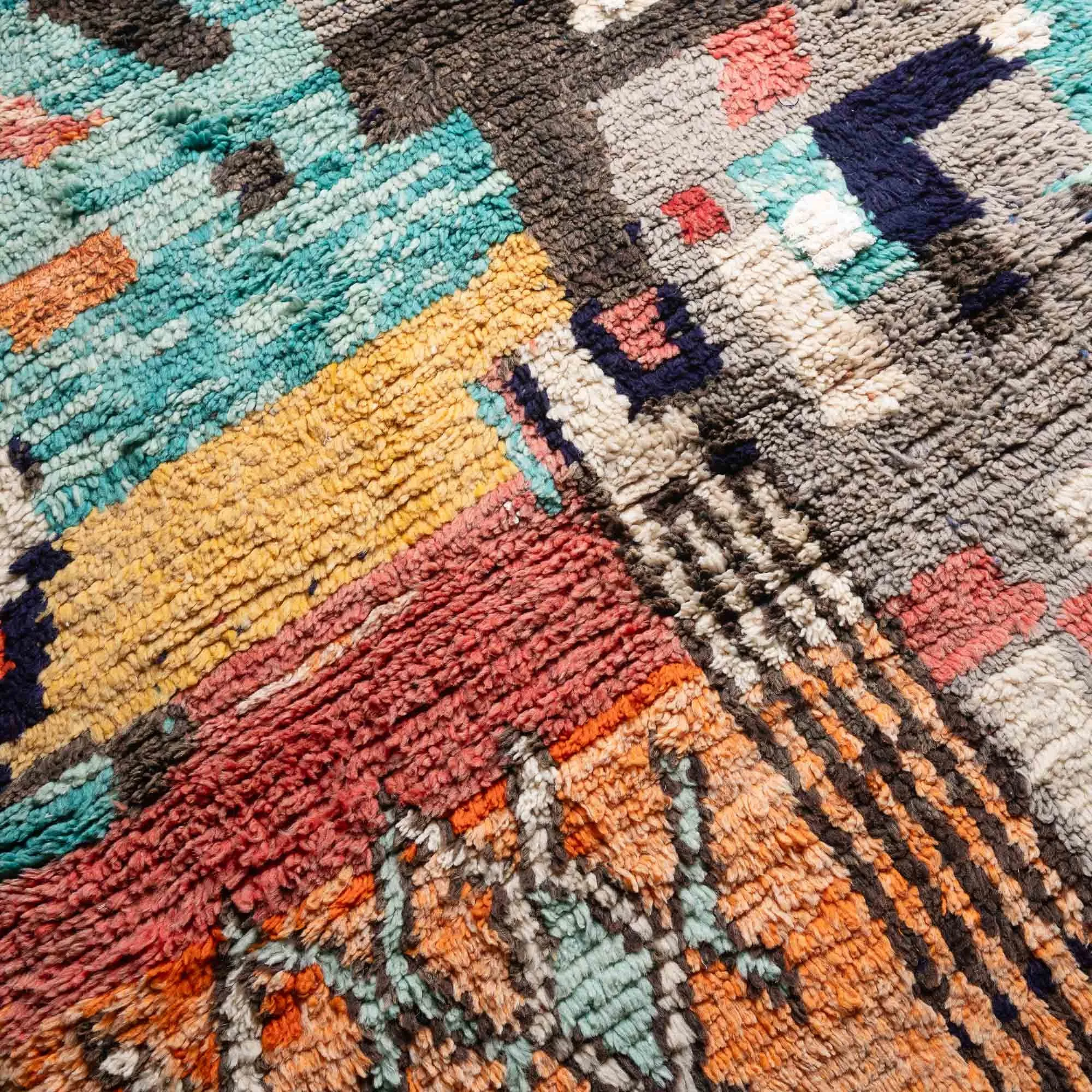 Mnahu - vintage boujad rug