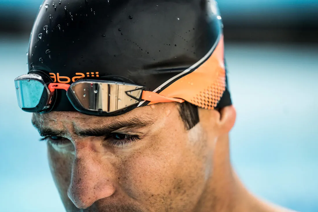 MOULDED SILICONE SWIM CAP 900 - BLACK WHITE RED