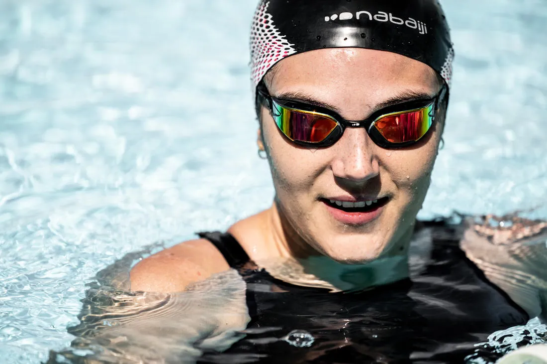 MOULDED SILICONE SWIM CAP 900 - BLACK WHITE RED