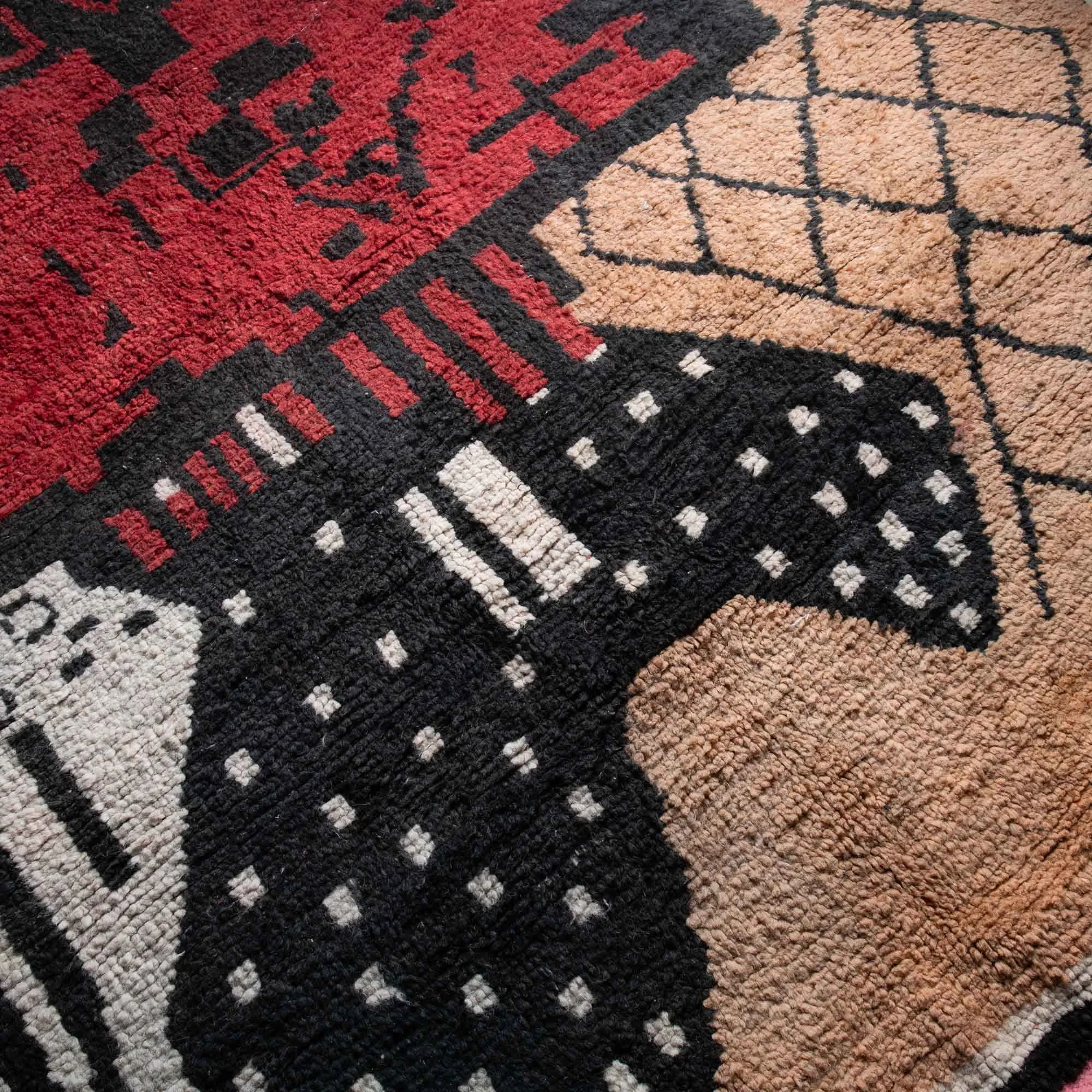 Nasseha - vintage boujad rug
