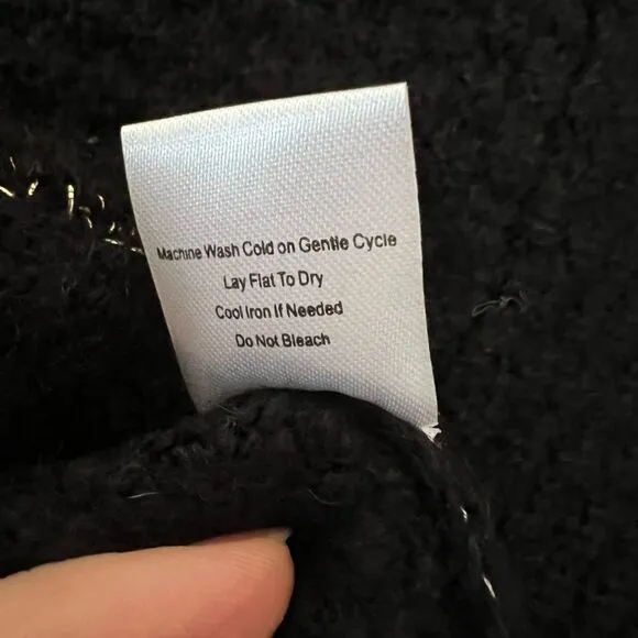 POL Contrast Drop Shoulder Cropped Sweater size small