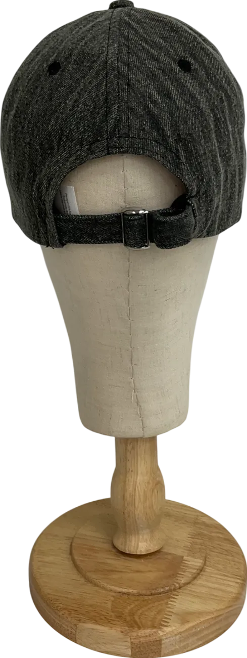 PrettyLittleThing Washed Grey Basic Cap One Size