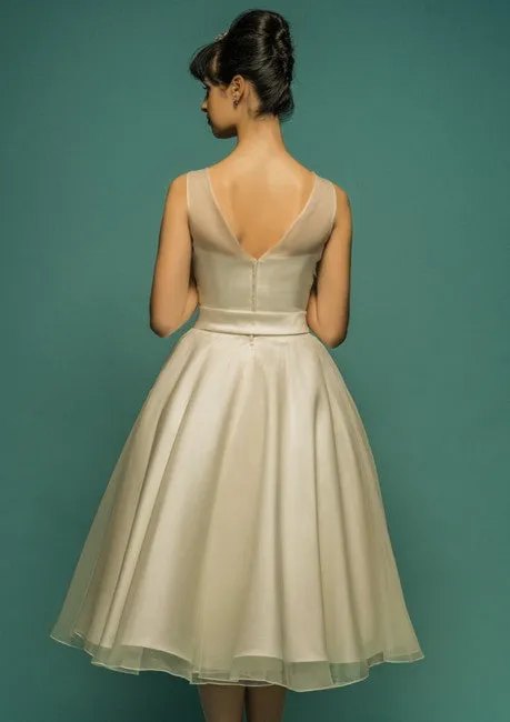 Retro Champagne Knee Length Reception Wedding Dress