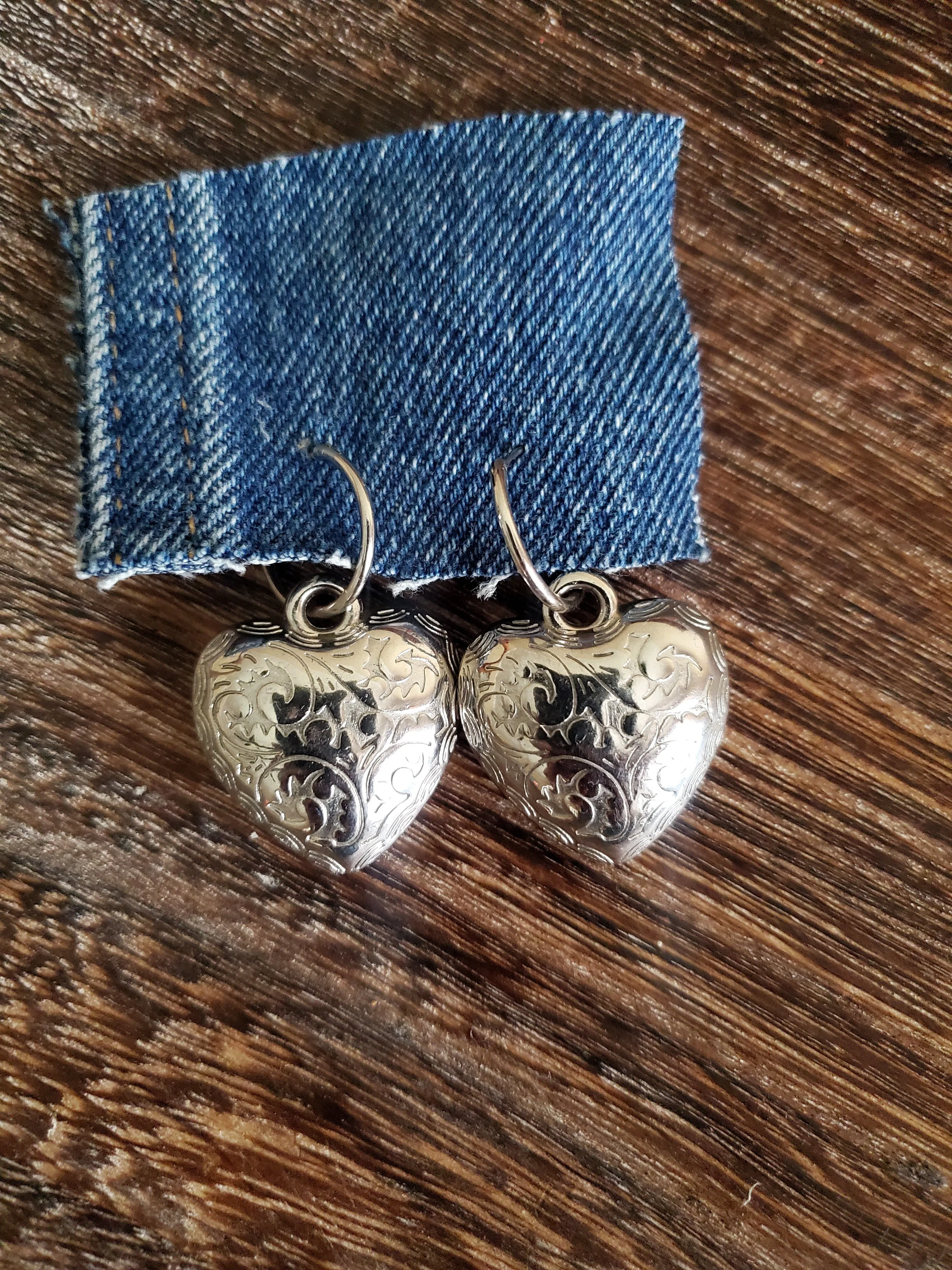 Retro Puffed Heart Earrings