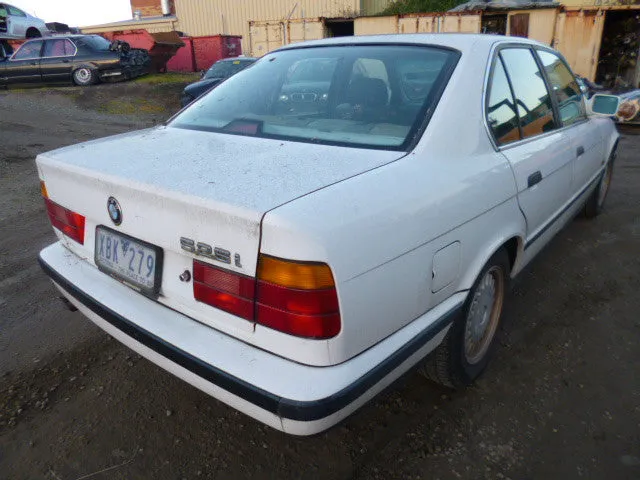 S2669 5' E34 Sedan 525i M20 MANUAL 1989/04
