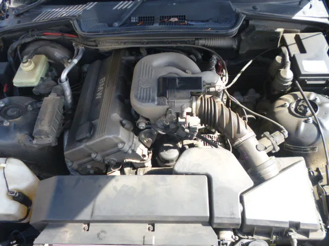 S2686 3' E36 Coupe 318is M44 AUTO 1997/09