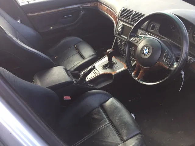 S2795 5' E39 Touring 530i M54 AUTO 2001/03