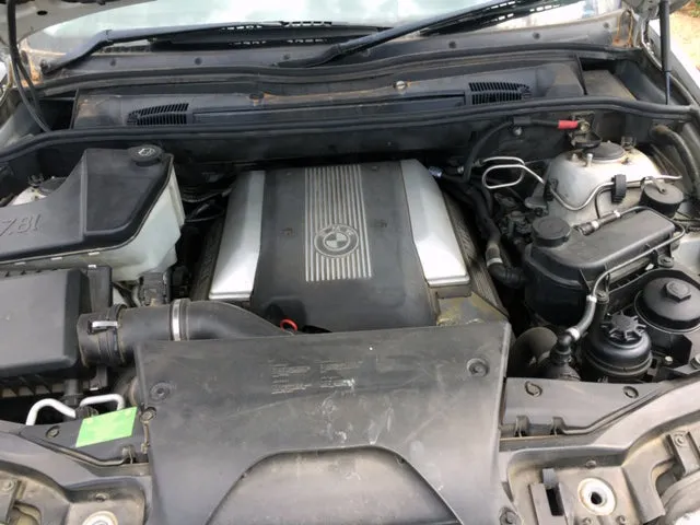 S2846 X5 E53 SAV 4.4i M62 AUTO 2000/09