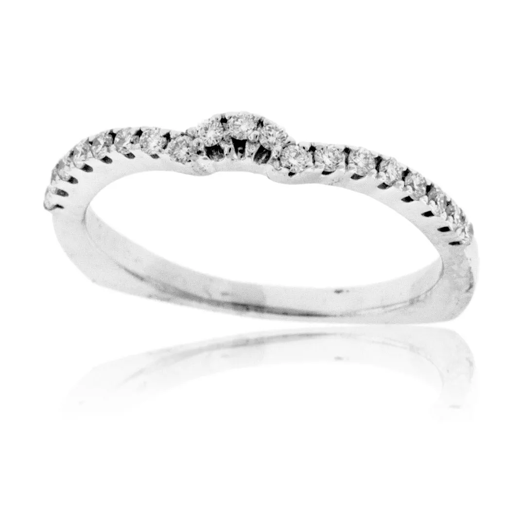 Simply Classic Round Diamond Engagement Ring