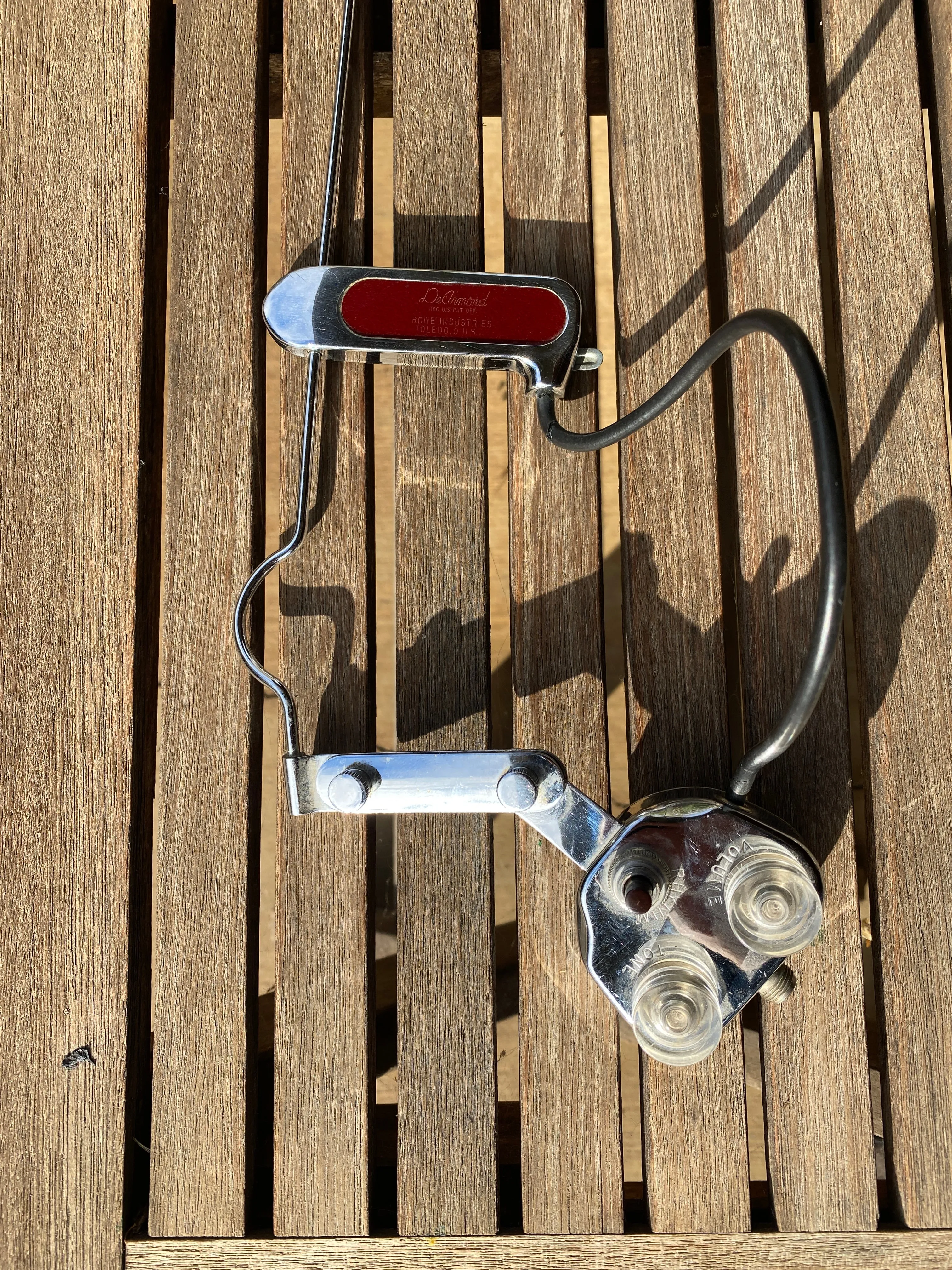 SOLD - Dearmond Rhythm Chief Model 1000 Monkey on a Stick 1960 Floating Pickup