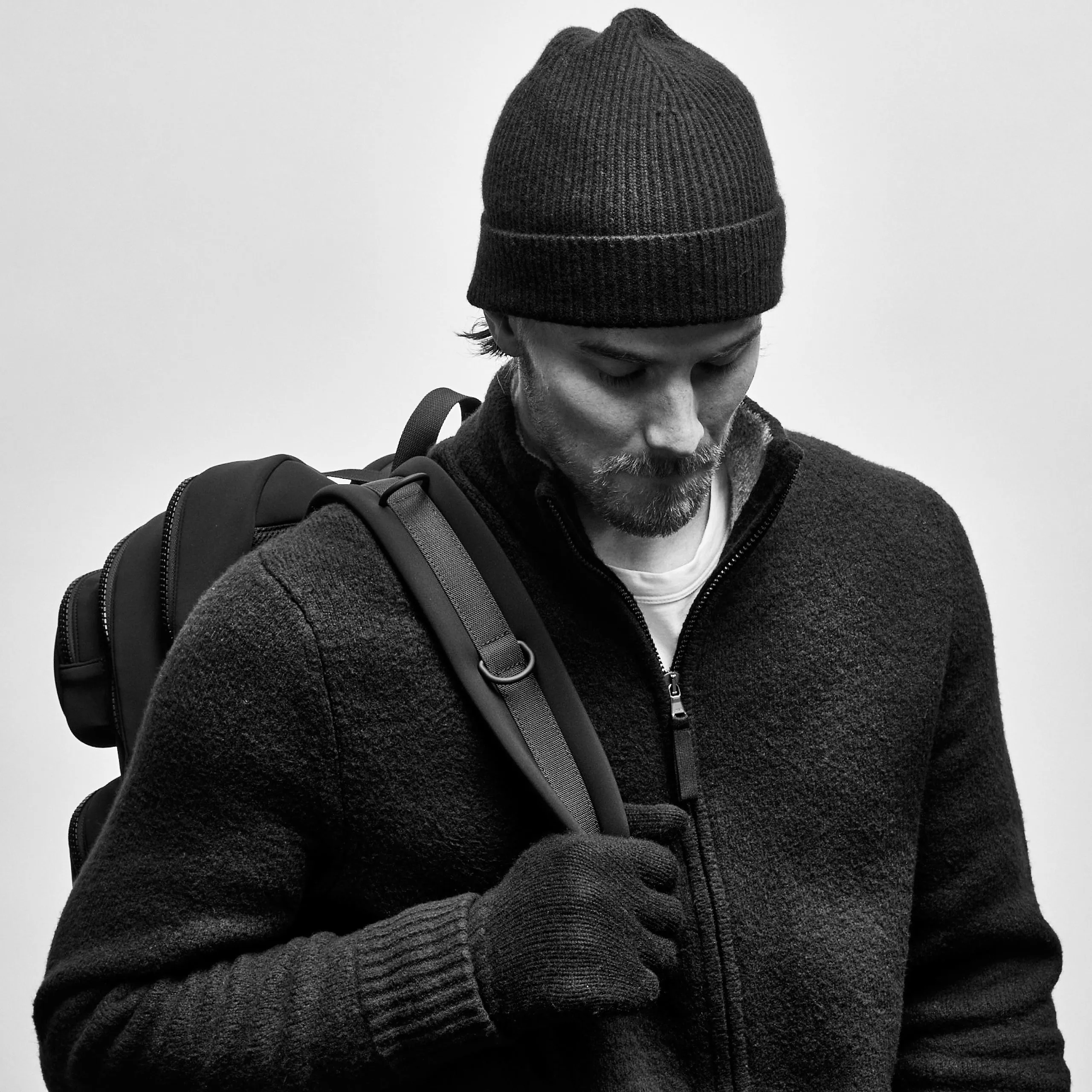 Solid Cashmere Beanie - Black
