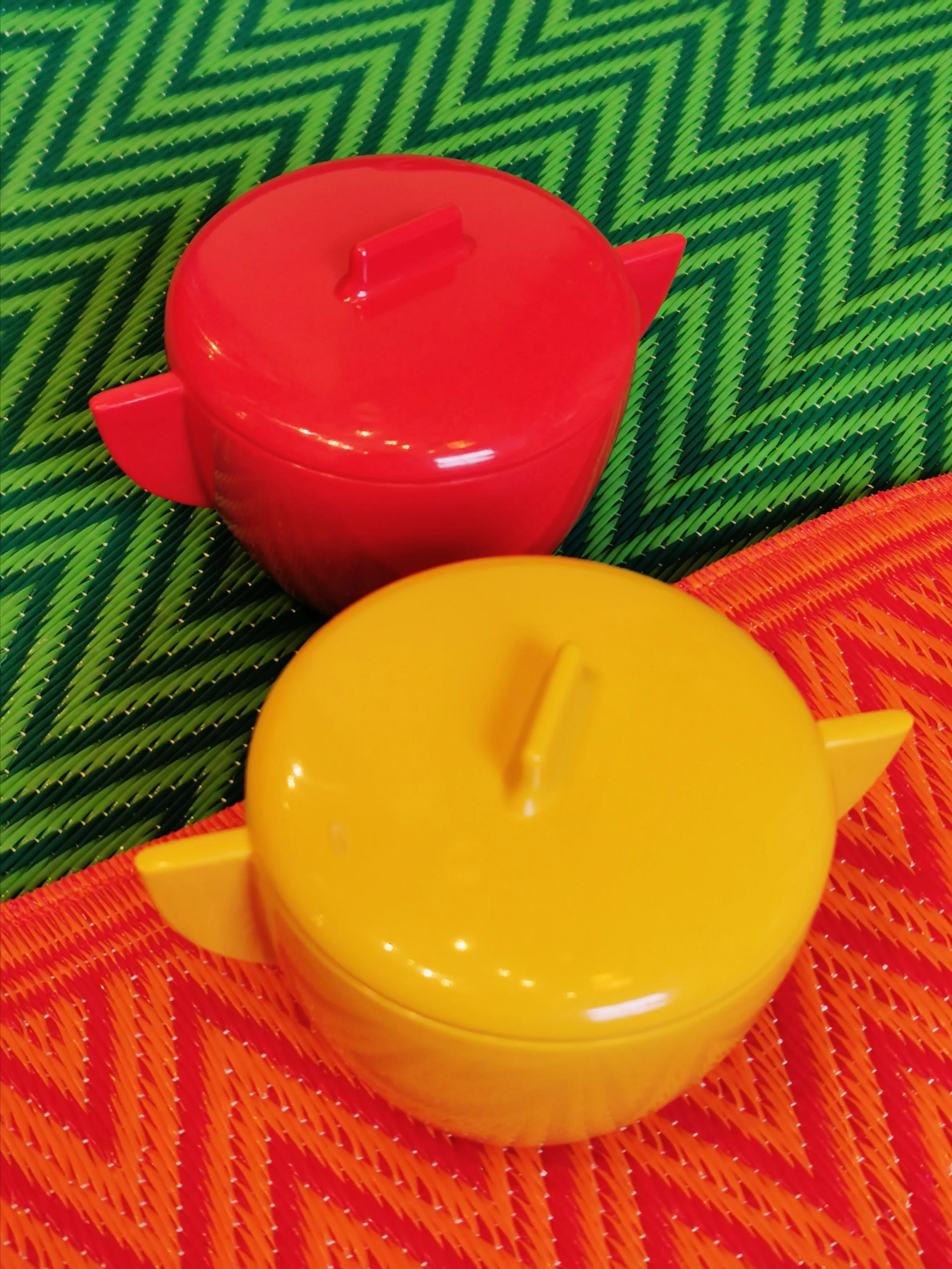 Sweet sugar bowl