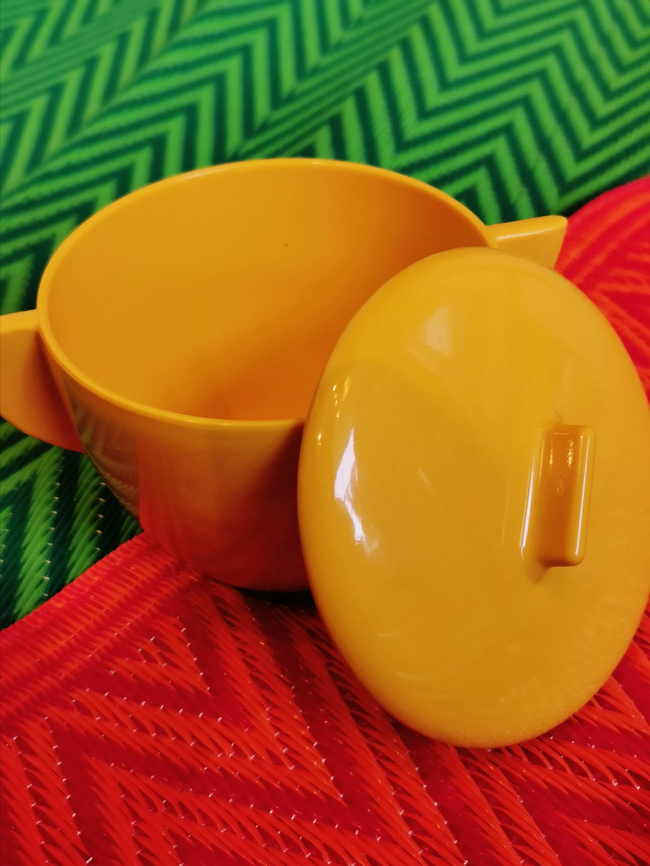 Sweet sugar bowl