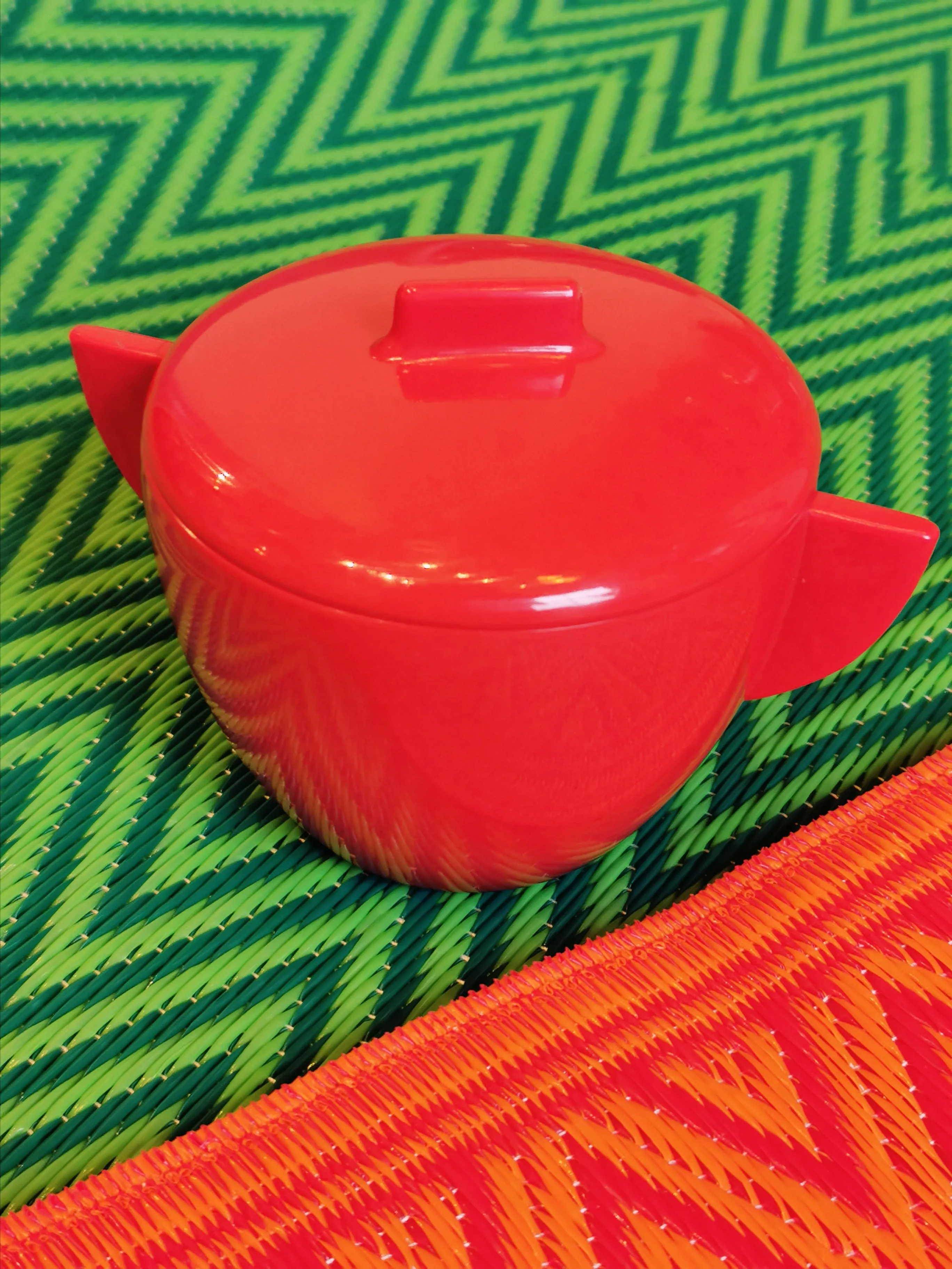 Sweet sugar bowl