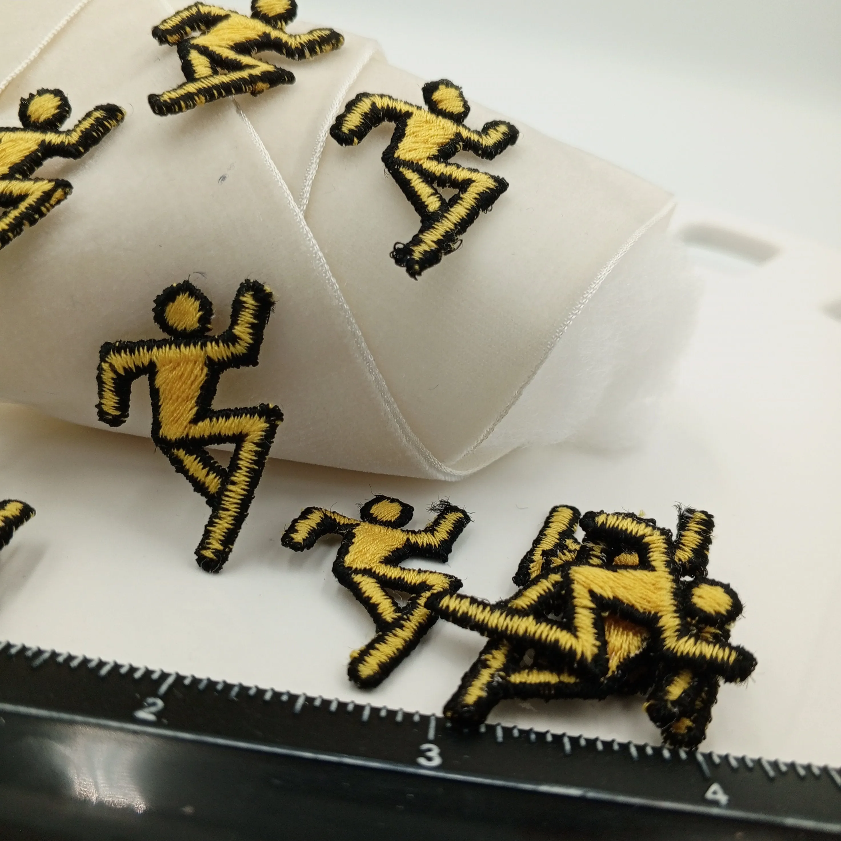 VINTAGE Human running symbol Patches black yellow Embroidered Appliques