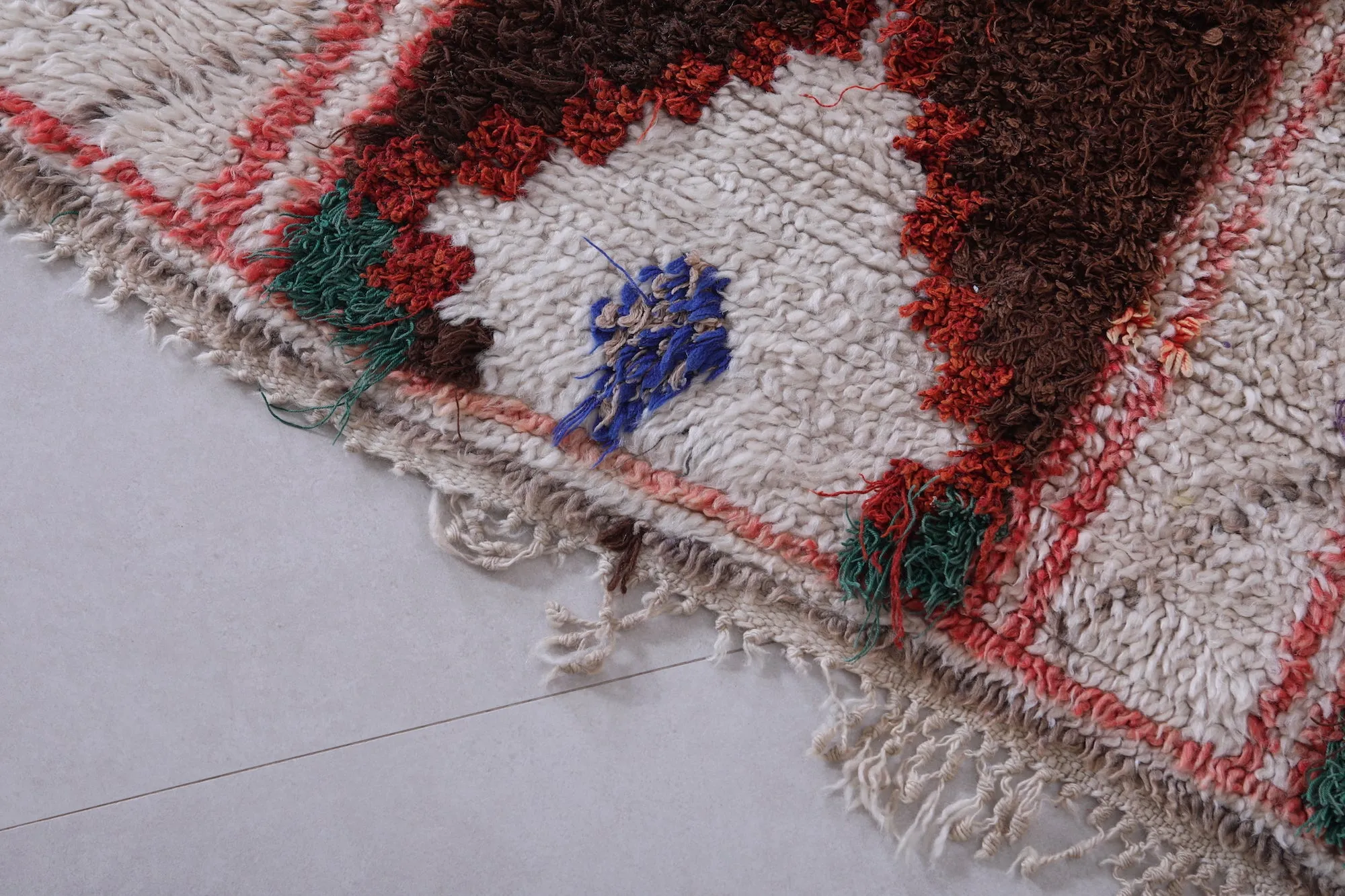 Vintage Moroccan Rug - Handwoven Wool 4.5 x 7.7 Feet