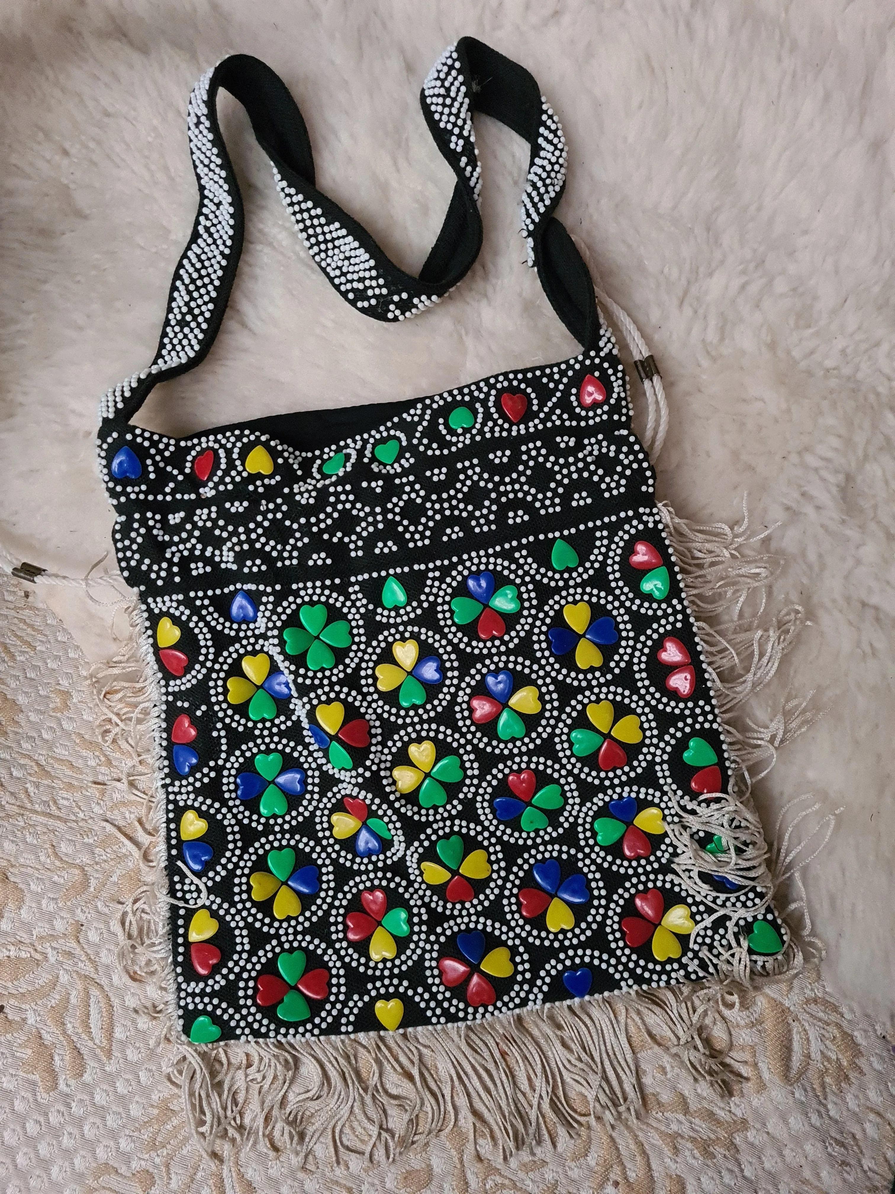 Vintage retro 1970s beaded Tassel bag