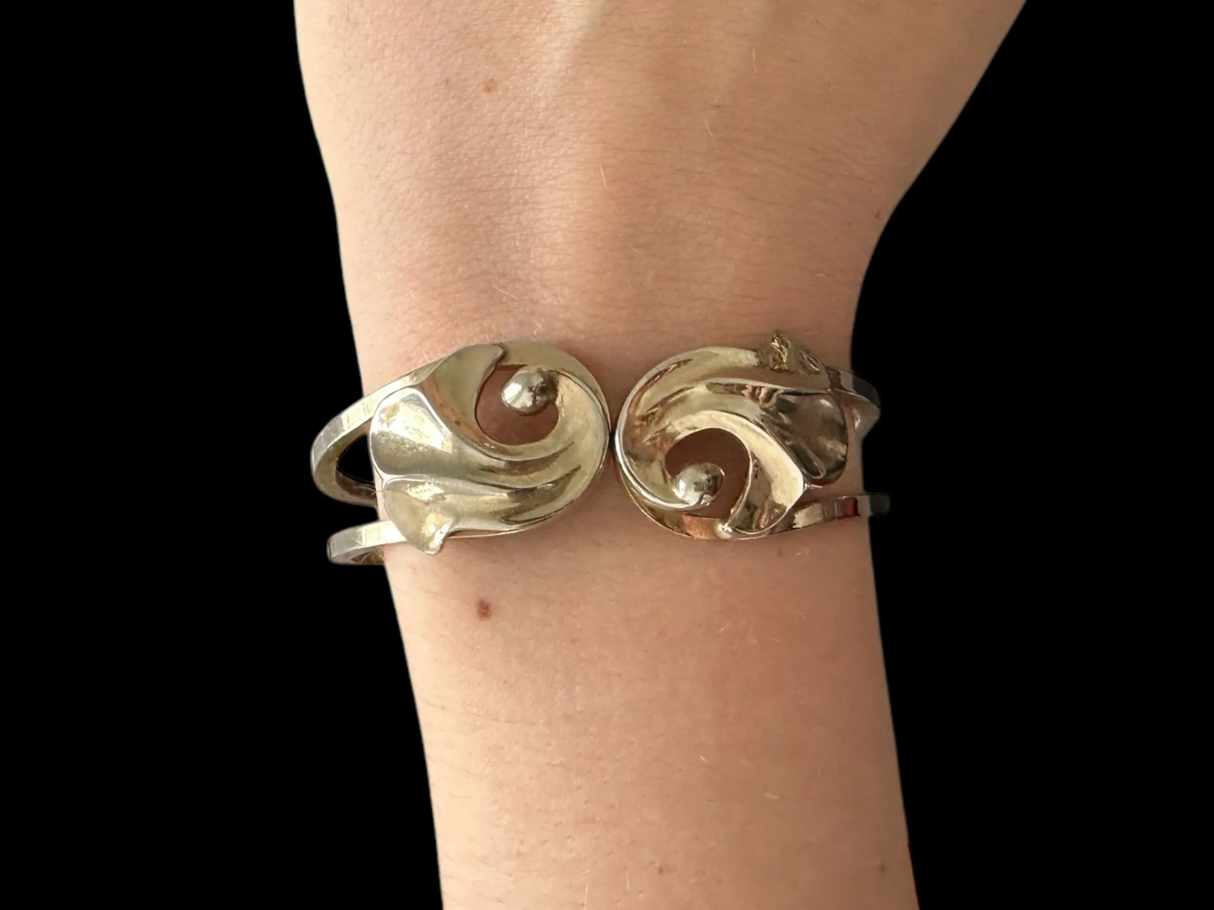 Vintage Silver tone Cuff Hinge Bracelet